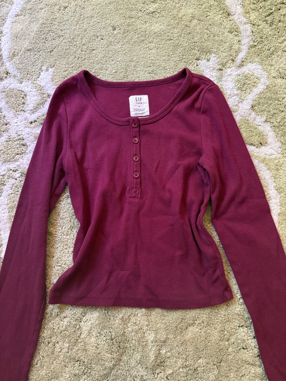 GAP Teen Girl’s Long Sleeve Henley Top in Maroon/Burgundy Red